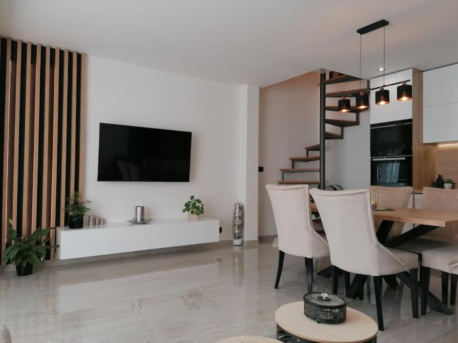 Apartman Max !!!! Omiš Esterno foto