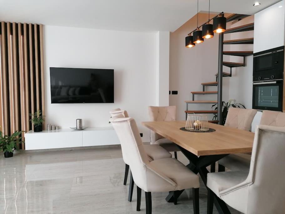 Apartman Max !!!! Omiš Esterno foto