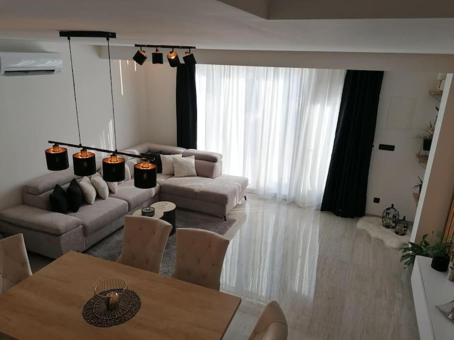 Apartman Max !!!! Omiš Esterno foto