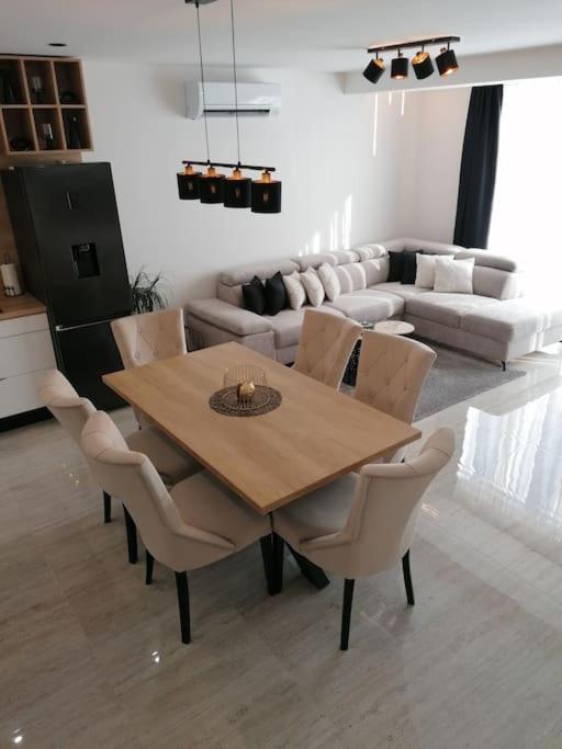 Apartman Max !!!! Omiš Esterno foto