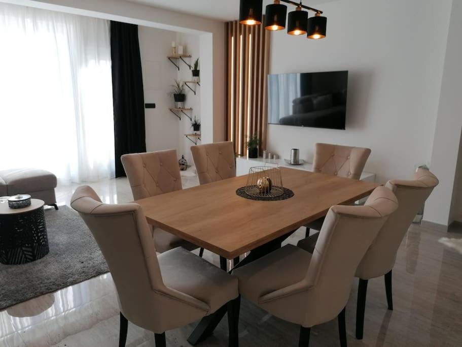 Apartman Max !!!! Omiš Esterno foto